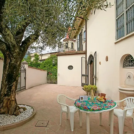 Alberti Bruna - Happy Appartement Salò